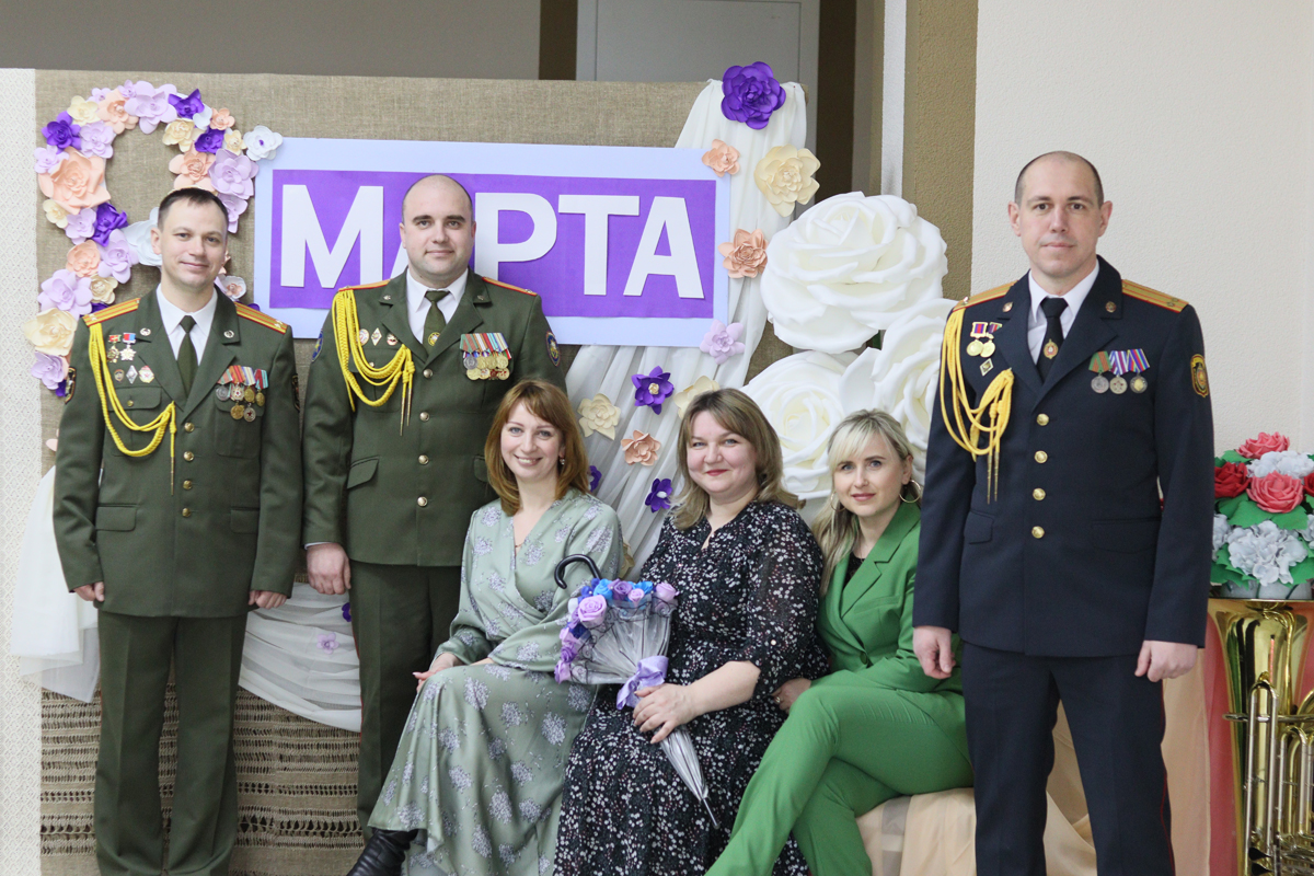 Представители власти Чаусского района накануне 8 Марта поздравили женщин