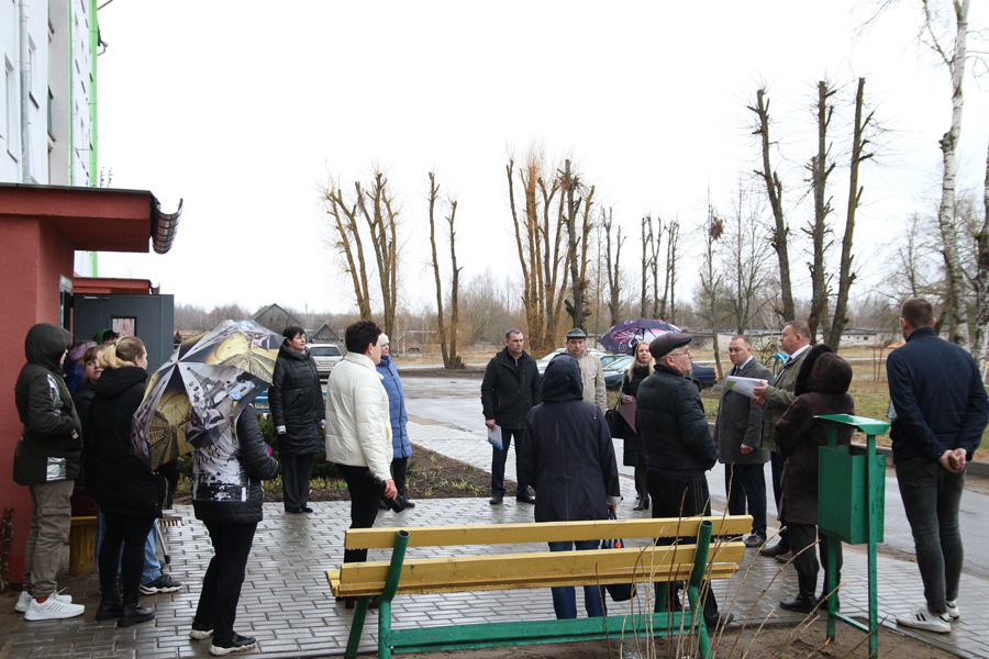 Обсуждаем строительство трёх детских площадок в Чаусах