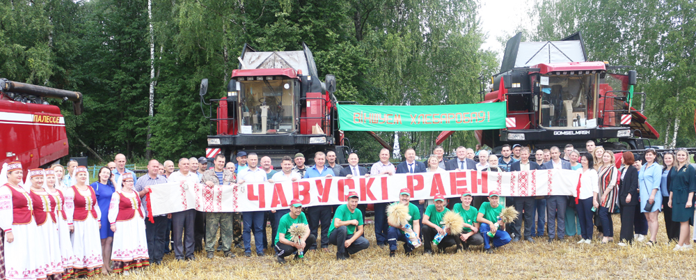 В Чаусском районе дан старт массовой уборке зерновых