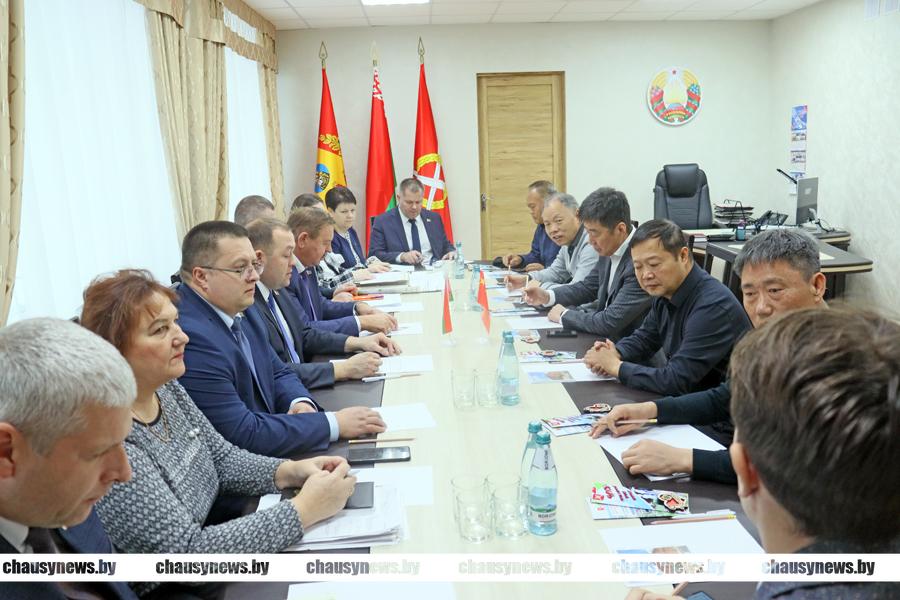 Делегация представителей китайских бизнес-кругов прибыла в Чаусы