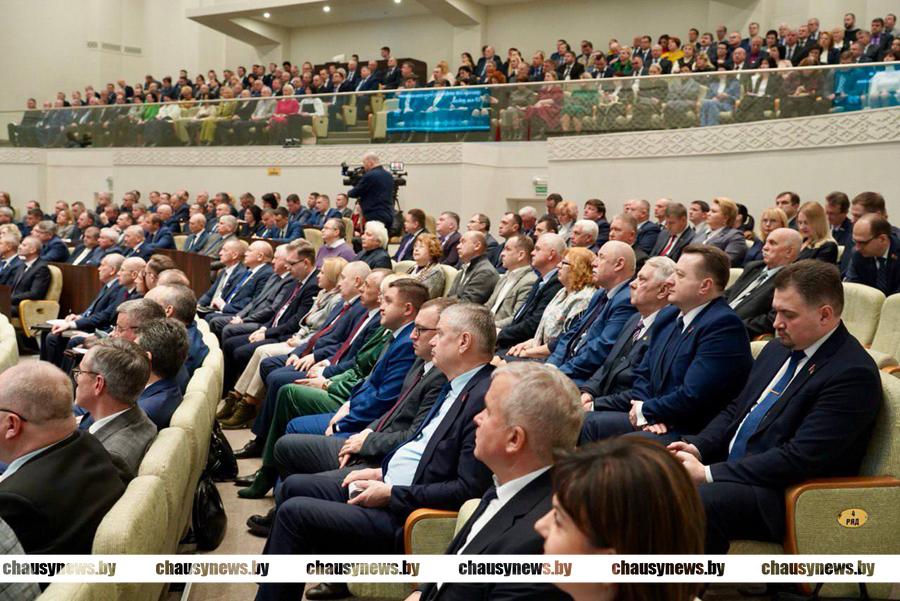 Какие обещания выполнены и что будет сделано в 2025 году? Председатель Могилевского облисполкома Анатолий Исаченко провел встречу с активом области