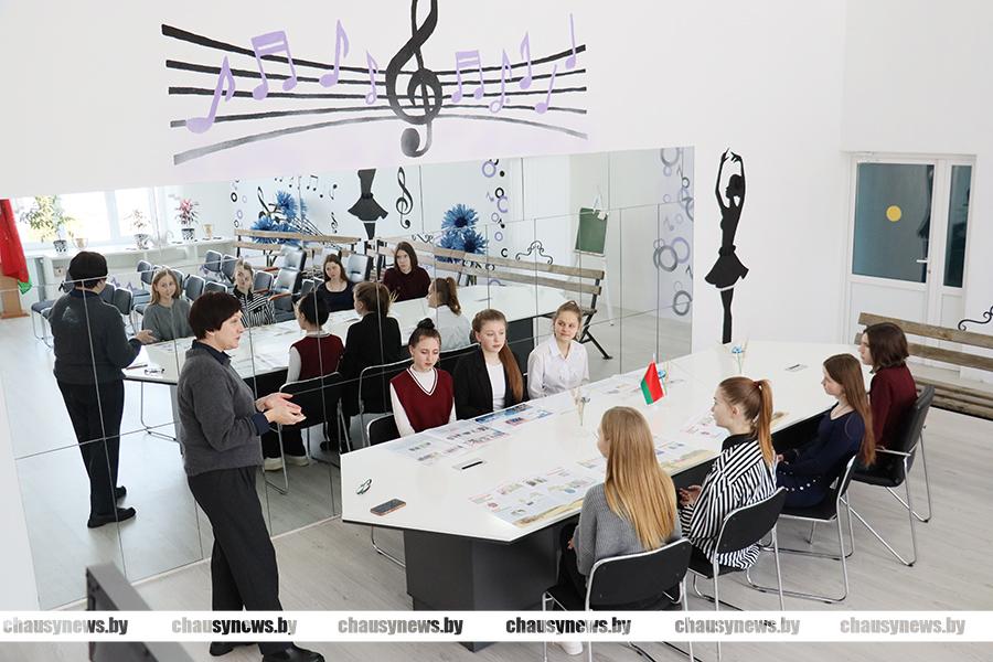 Журналисты «Iскры» рассказали учащимся Горбовичской школы об особенностях работы в СМИ