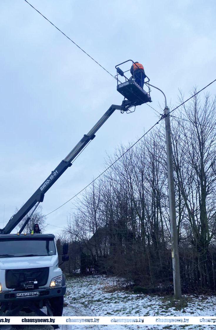 Почти 20 населенных пунктов Могилевской области остаются без электричества