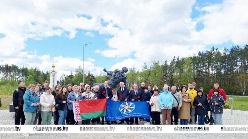 “Шлях Перамогі». Более 40 молодых работников и ветеранов организаций ЖКХ побывали в Чаусах