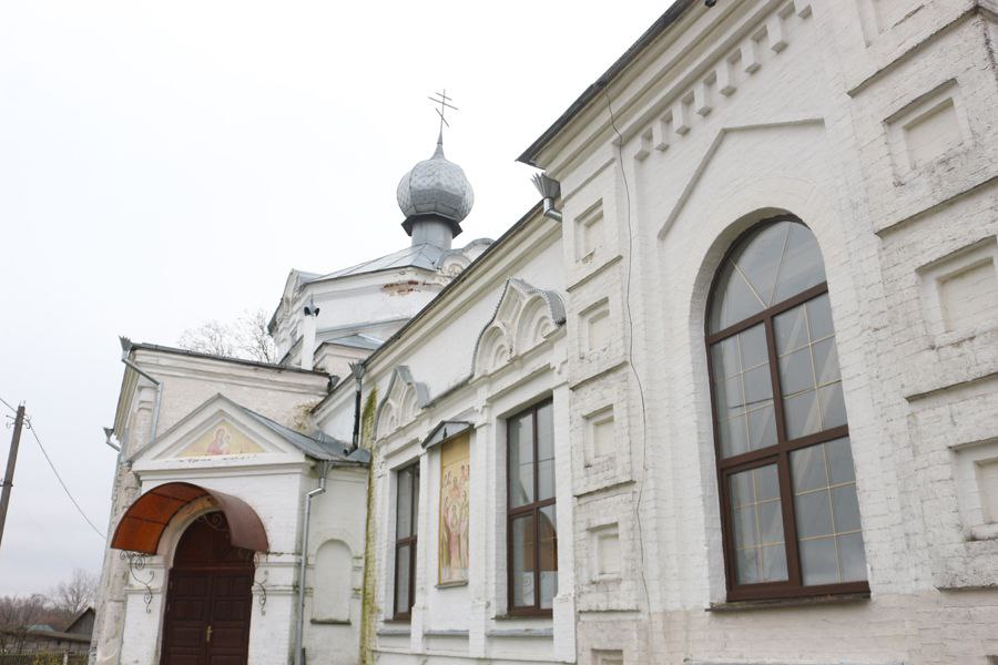 Расписание богослужений в Свято-Никольском храме в день памяти Николая чудотворца