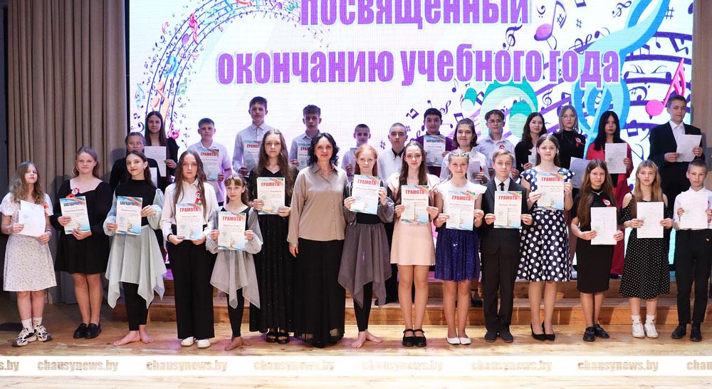36 плюс 14. Столько выпускников школы искусств и школы ремесел получили сегодня свидетельства