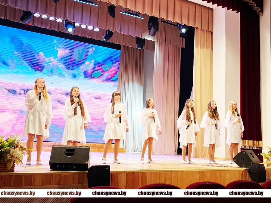 В День семьи в Чаусах проходит праздничный концерт «Семья — это мы!»