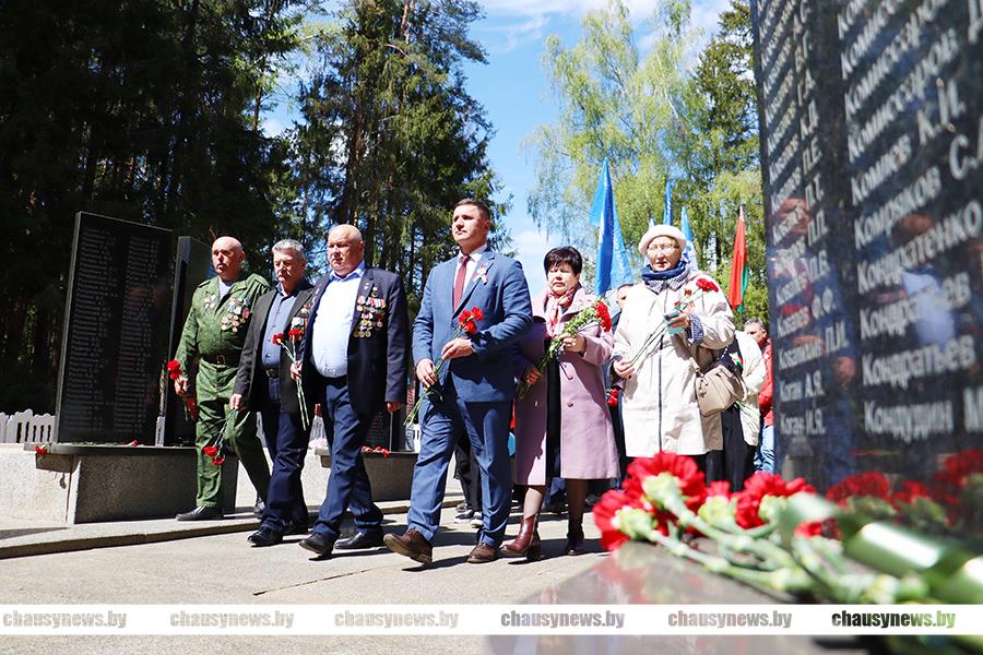 Митинг памяти прошел  на воинском кладбище в Быново Чаусского района