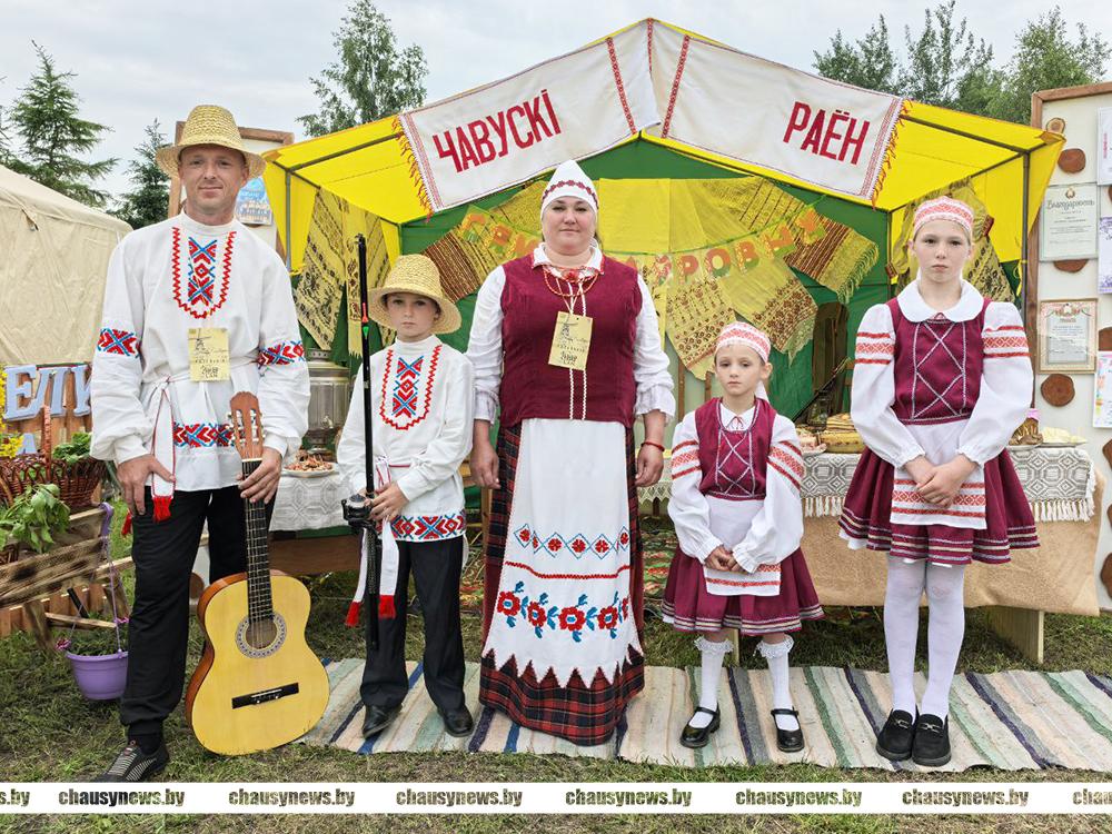 Семья Лавровых из агрогородка Волковичи сегодня представляет Чаусский район на областном этапе конкурса «Властелин села»