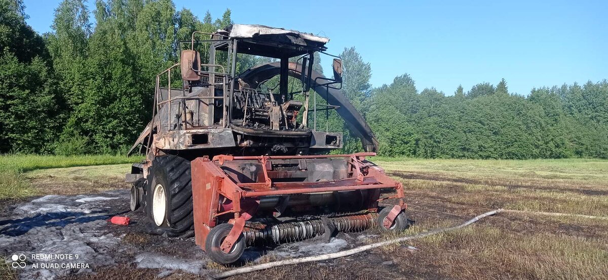 В Минской области горели два кормоуборочных комбайна КВК-800 «Полесье FS80»