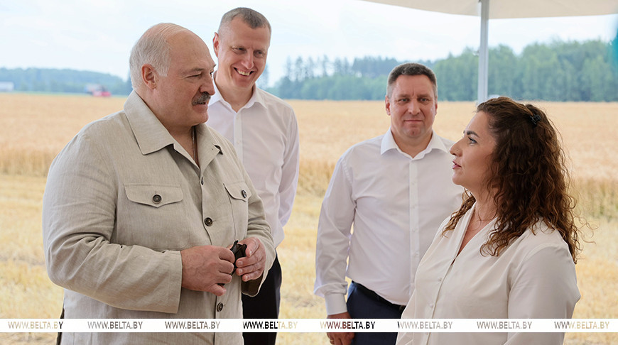 Лукашенко ознакомился с состоянием дел на агрокомбинате “Заря”