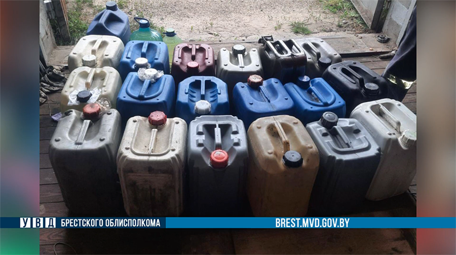 Водитель предприятия похитил 520 л дизельного топлива