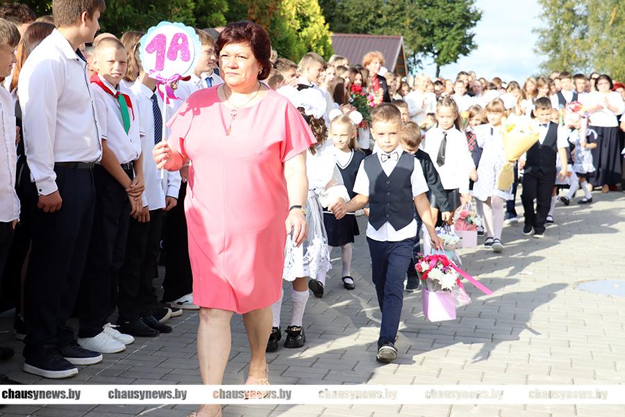 Во второй городской школе Чаус прошла торжественная линейка ко Дню знаний