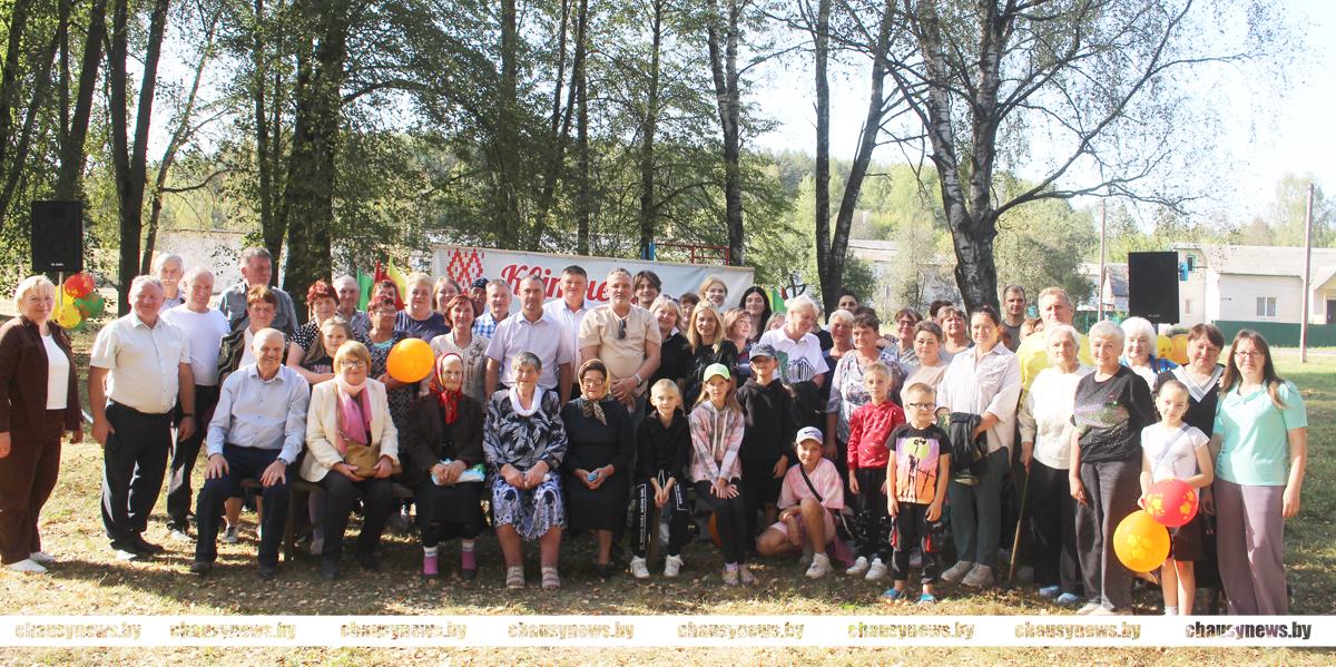 Из Дубая на День деревни в Путьки Чаусского района. Рассказываем, как прошел праздник