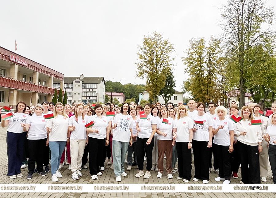 День народного единства в Чаусах начался с утренней разминки