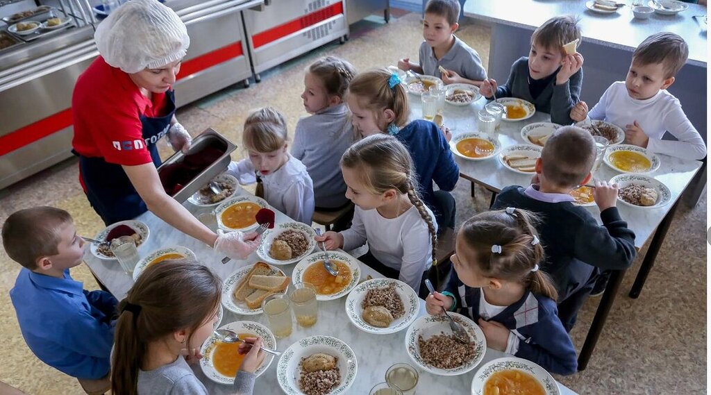 За питание в школах и детских садах теперь придется платить больше