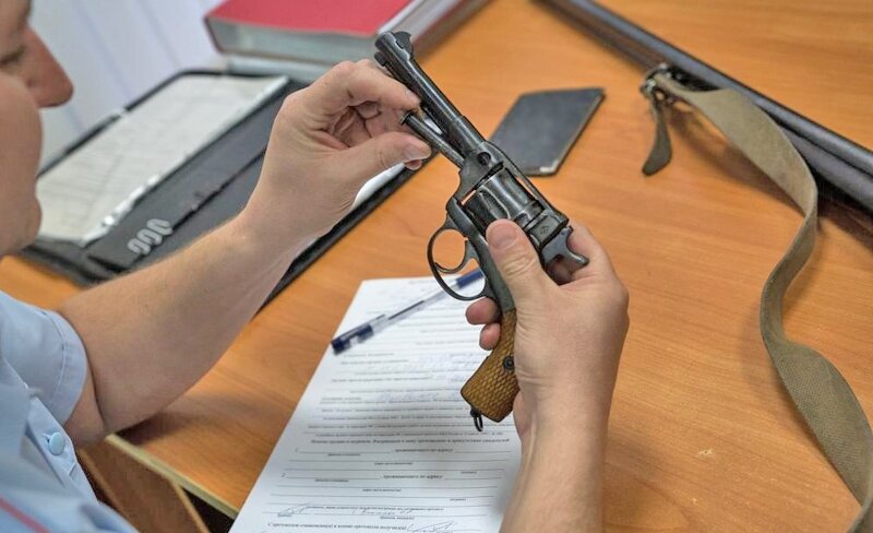 В Мстиславле милиционеры изъяли у граждан винтовки, патроны и порох