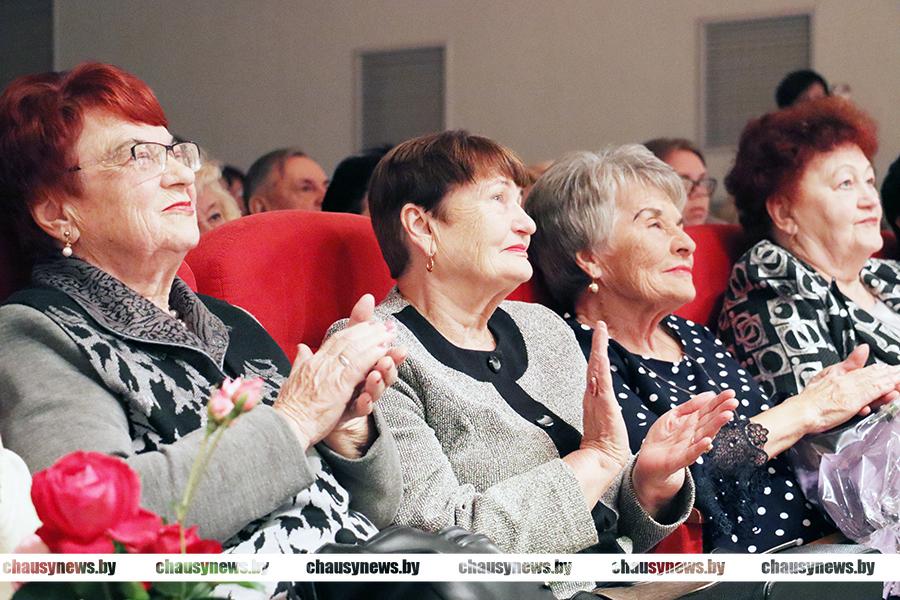 Душевно и ярко в Чаусах отметили День пожилых людей