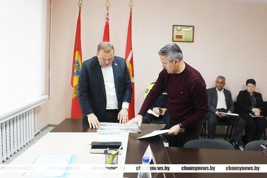 С какими вопросами жители региона обратились к председателю Чаусского райисполкома Дмитрию Акуличу?