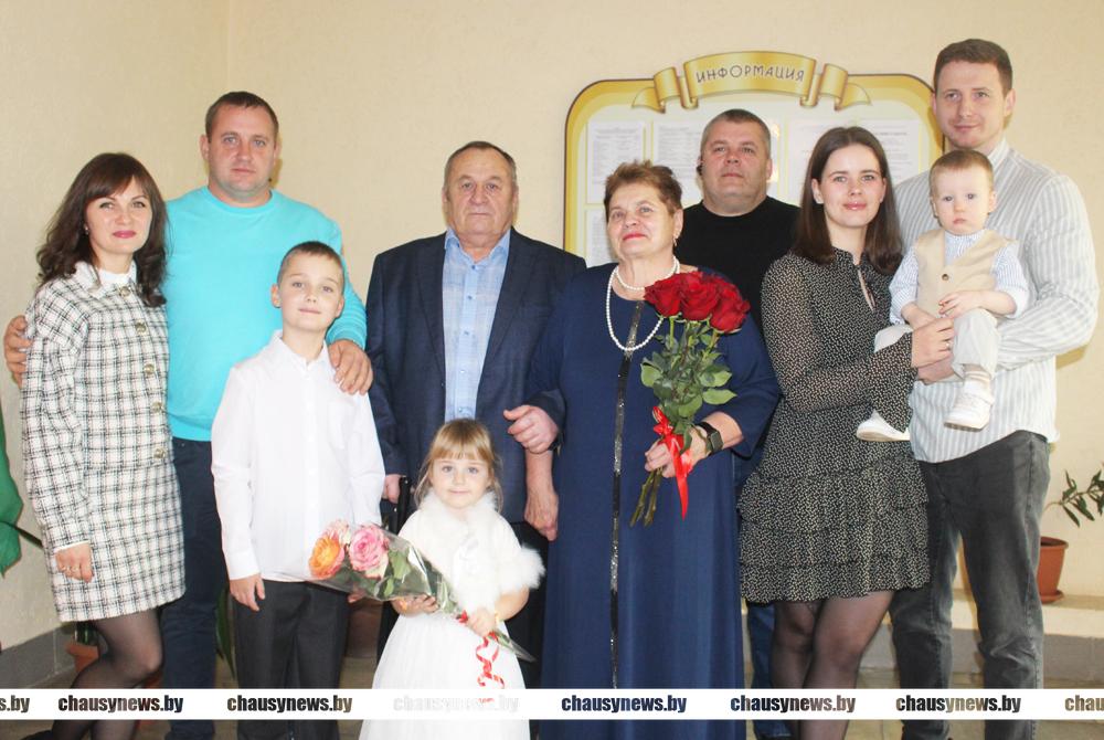 50 лет счастья. «Золотую свадьбу» отметили Николай и Надежда Кустовские из Чаус