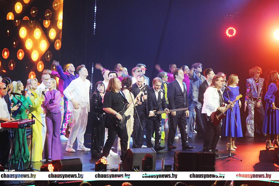 Праздник творчества, музыки и ностальгии. Жители Чаус побывали на открытии «Золотого шлягера»