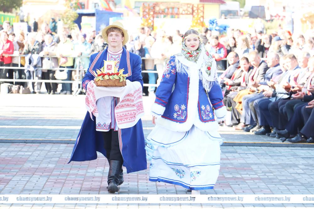 Уже завтра в Чаусах пройдёт ­торжественное мероприятие, ­посвященное Дню работников сельского хозяйства и перерабатывающей промышленности АПК. Смотрите, что ждёт жителей и гостей города