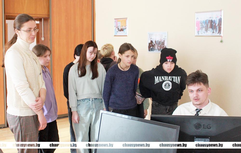 Про свободу творчества и ответственность. О чем говорили журналисты «Искры» с учащимися второй городской школы Чаус