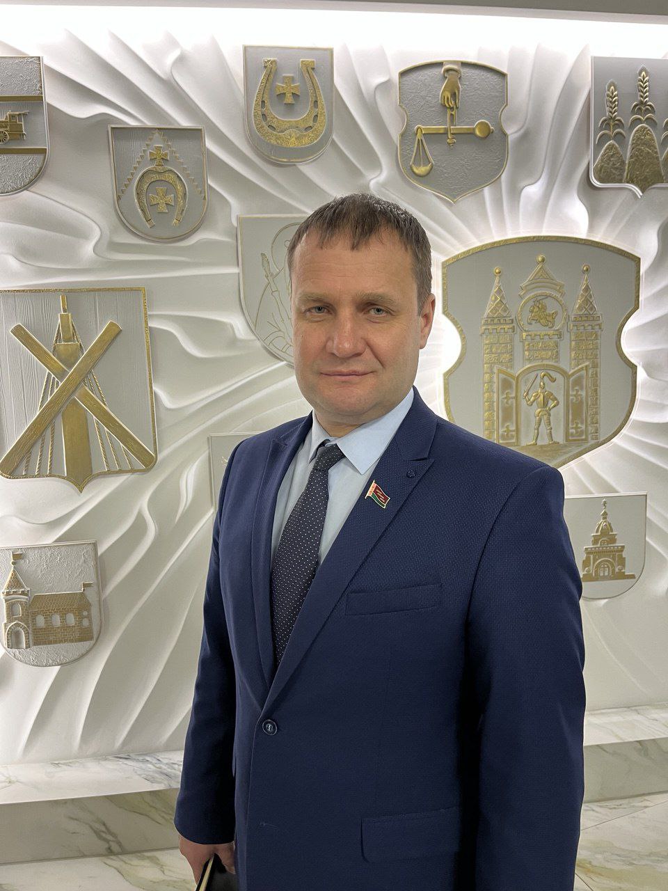 Депутат Могилевского областного Совета депутатов, директор Чаусской областной средней школы Олег Самсонов делится ожиданиями от второго заседания ВНС