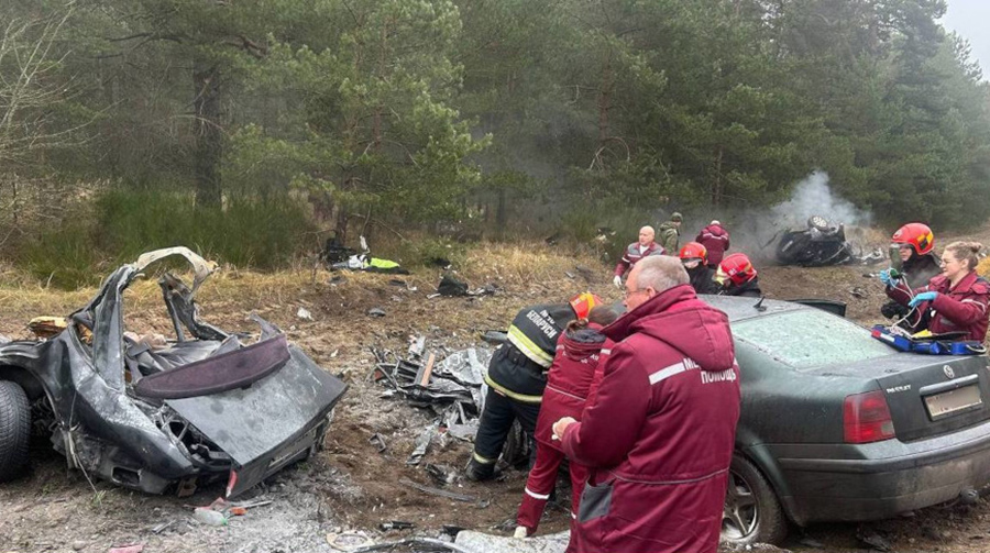 Четверо погибших, машины разорвало пополам. Смертельное ДТП в Слонимском районе