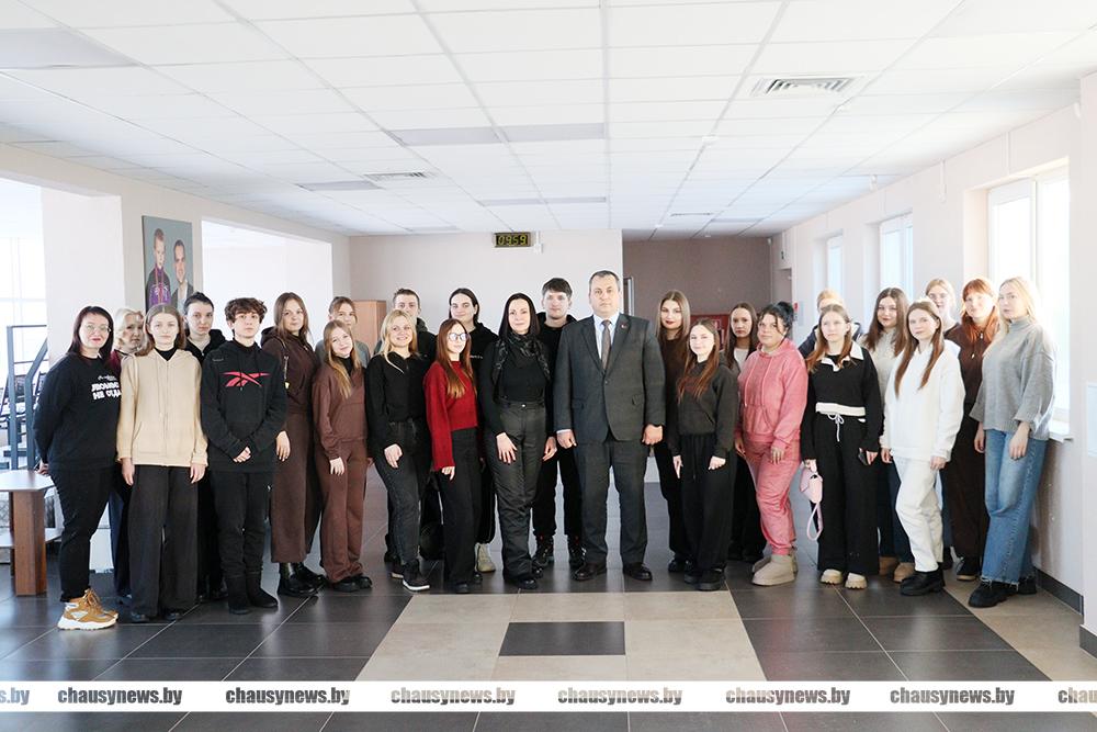 Как прошла встреча руководства Чаусского района с молодыми специалистами — подробности