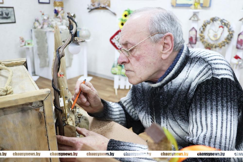 Александр Костян создаёт настоящие произведения искусства из простых материалов