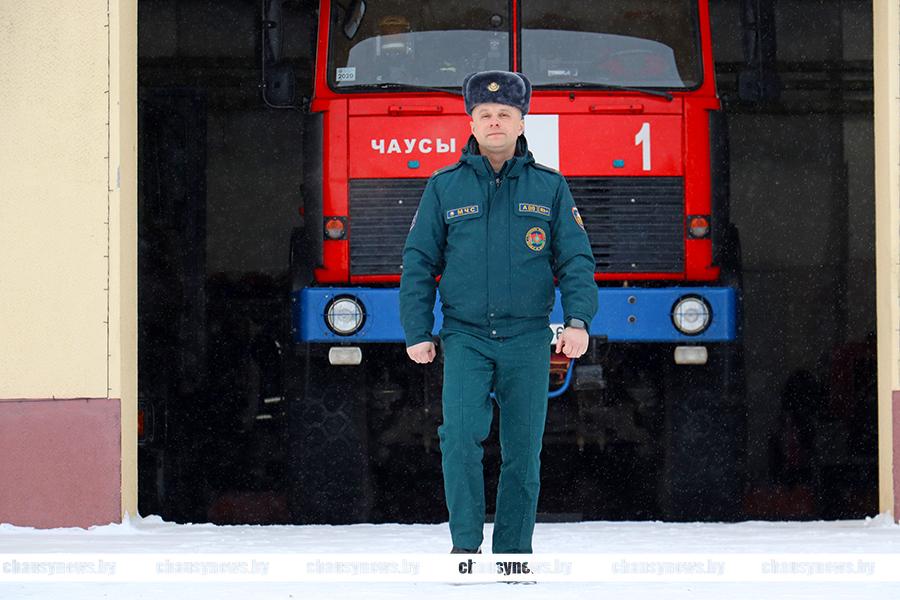 Начальник Чаусского РОЧС Валентин Жуков 19 января отмечает тройной праздник