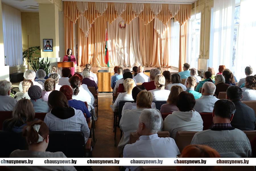 Ключевые аспекты послания Президента стали темой встречи Анны Подворной с коллективом Чаусской ЦРБ