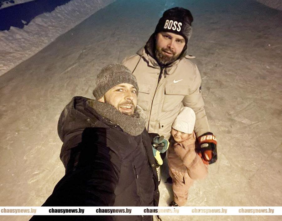 Где этой зимой можно покататься на коньках и лыжах в Чаусах?