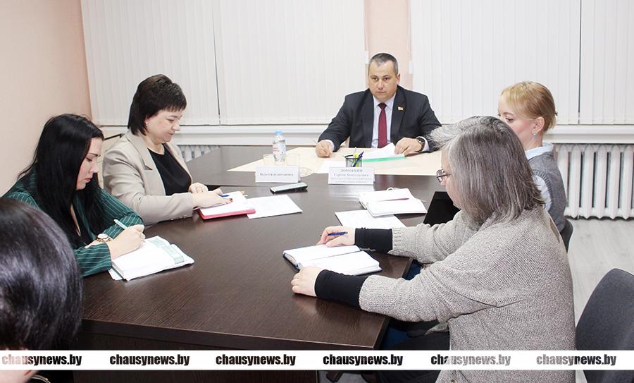 С какими вопросами жители региона обратились к председателю Чаусского райисполкома?