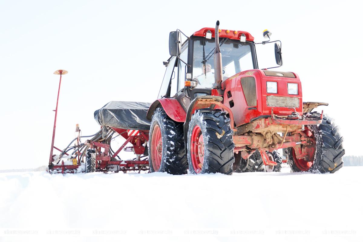 В Чаусском районе приступили к севу многолетних трав. Рассказываем, где.