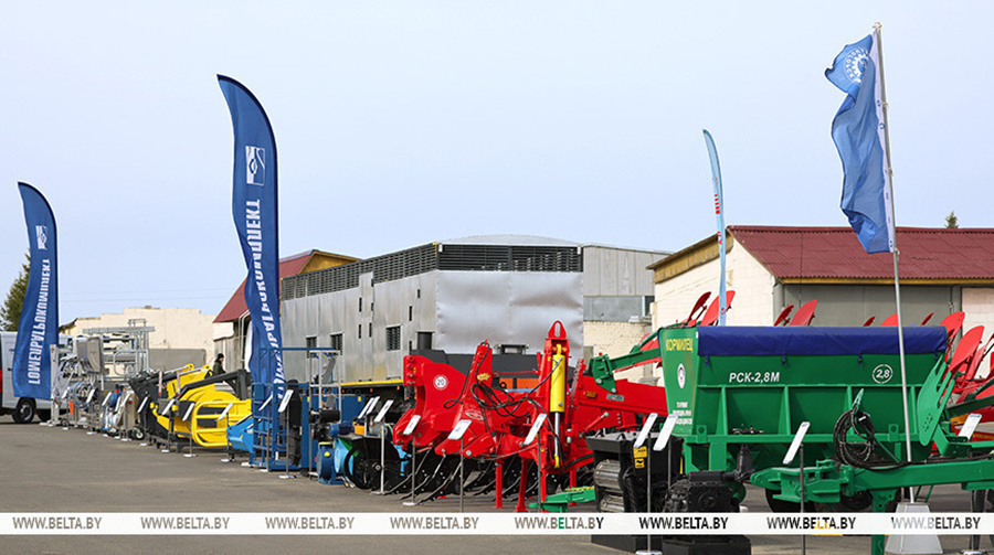 Началась большая командировка Александра Лукашенко в Гомельскую область