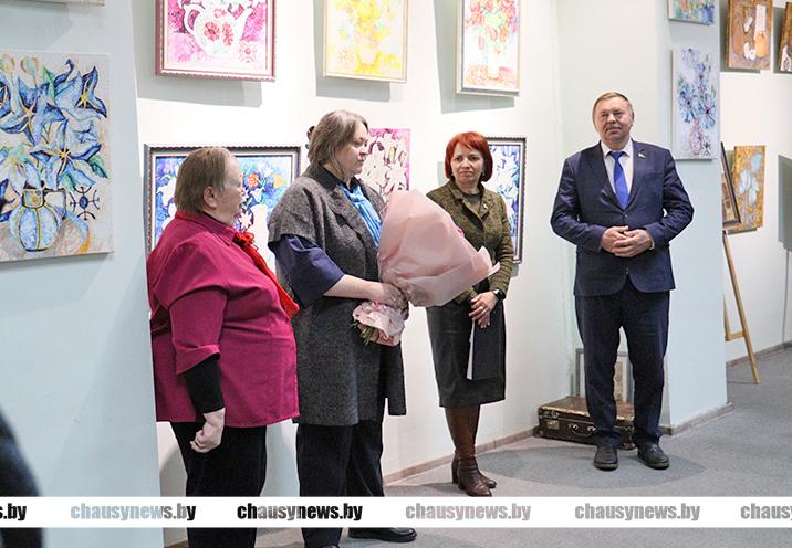 Чем удивляет выставка Ольги Быстровой «Творческий путь», которая открылась в Чаусском районном музее