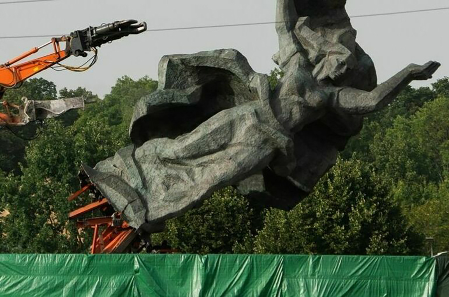 Мы помним Великую Победу — а они…