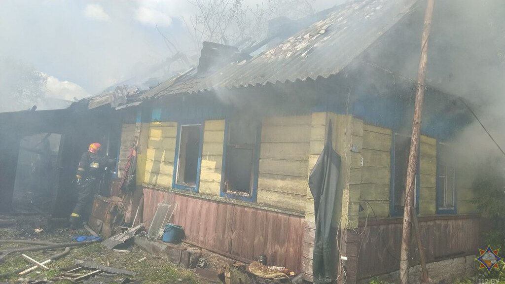 АПИ спас мужчину на пожаре в Чаусском районе