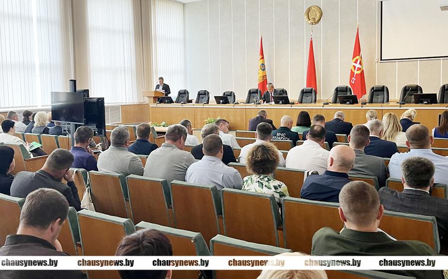 Какие вопросы обсуждались на аппаратном совещании при председателе Чаусского райисполкома
