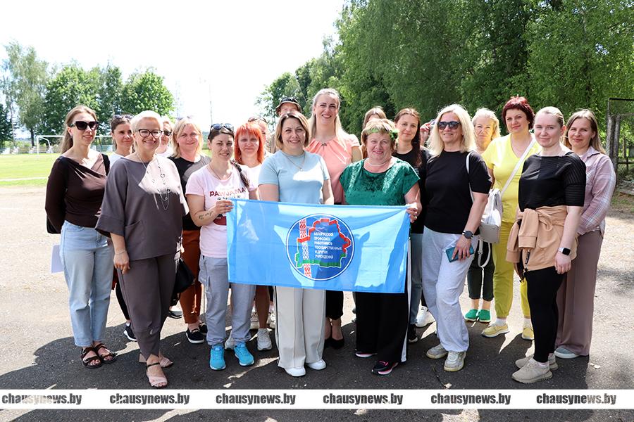 В Чаусах в меткости соревновались представительницы профсоюза работников государственных и других учреждений