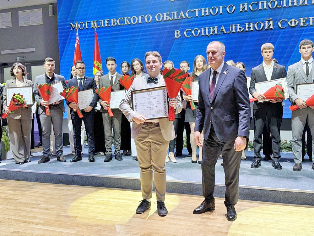 Стало известно, что редактор сайта Чаусской районной газеты «Іскра» Виталий Руцкий стал лауреатом специальной премии Могилевского облисполкома