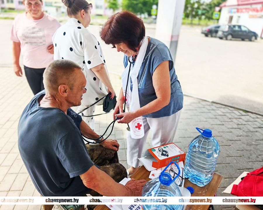 Чаусская районная организация Красного Креста запустила акцию «Жара»