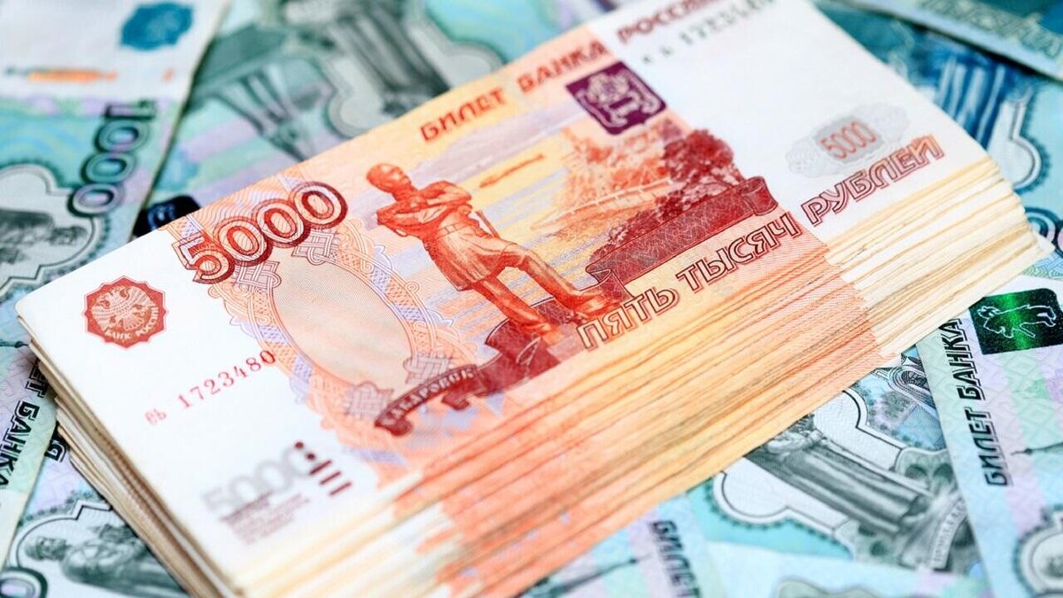 В три раза Беларусбанк увеличил комиссию за прием наличных российских рублей
