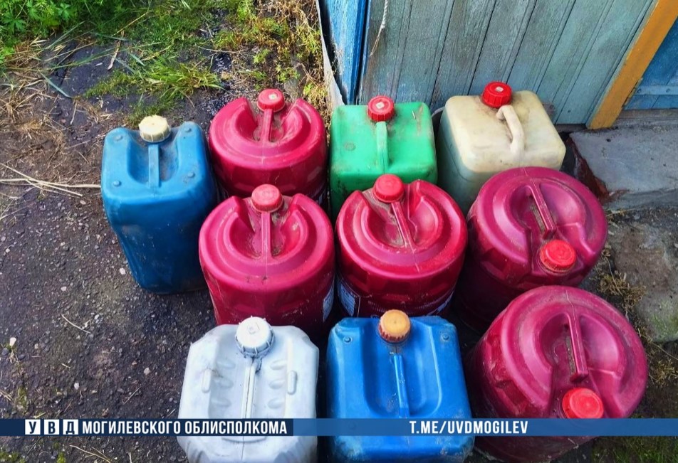 В Бобруйском районе водитель сливал солярку с рабочей техники