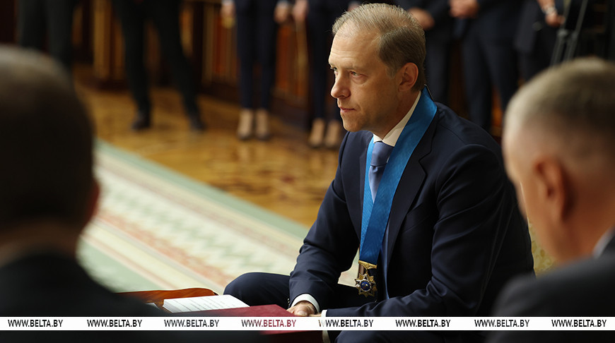 Александр Лукашенко вручил орден Дружбы народов первому вице-премьеру России Денису Мантурову